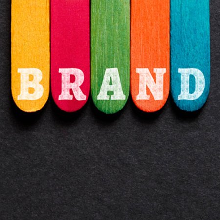 فروش برند معتبر: چگونه با انتخاب درست سودآوری کسبوکار خود را چند برابر کنیم؟